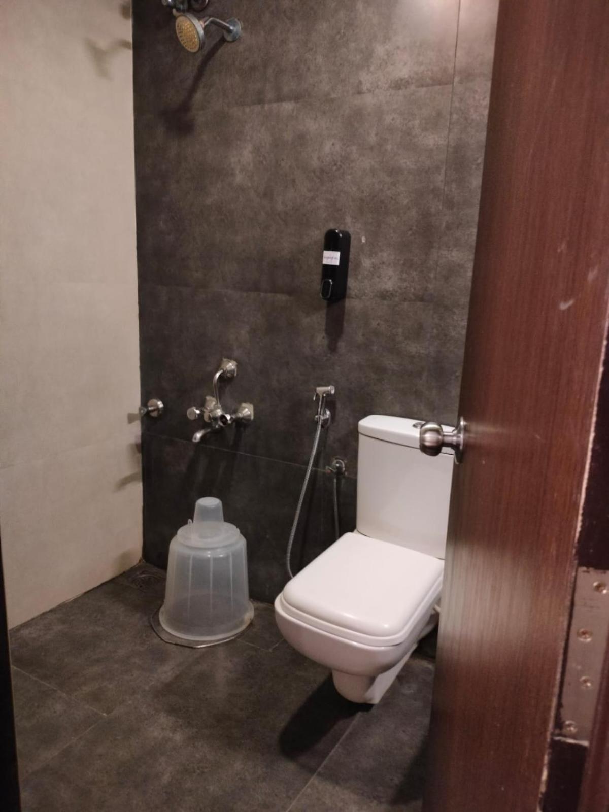 Astra Hotels & Suites - Hsr Layout Sector 1, Near Ecospace Bellandur Bangalore Buitenkant foto