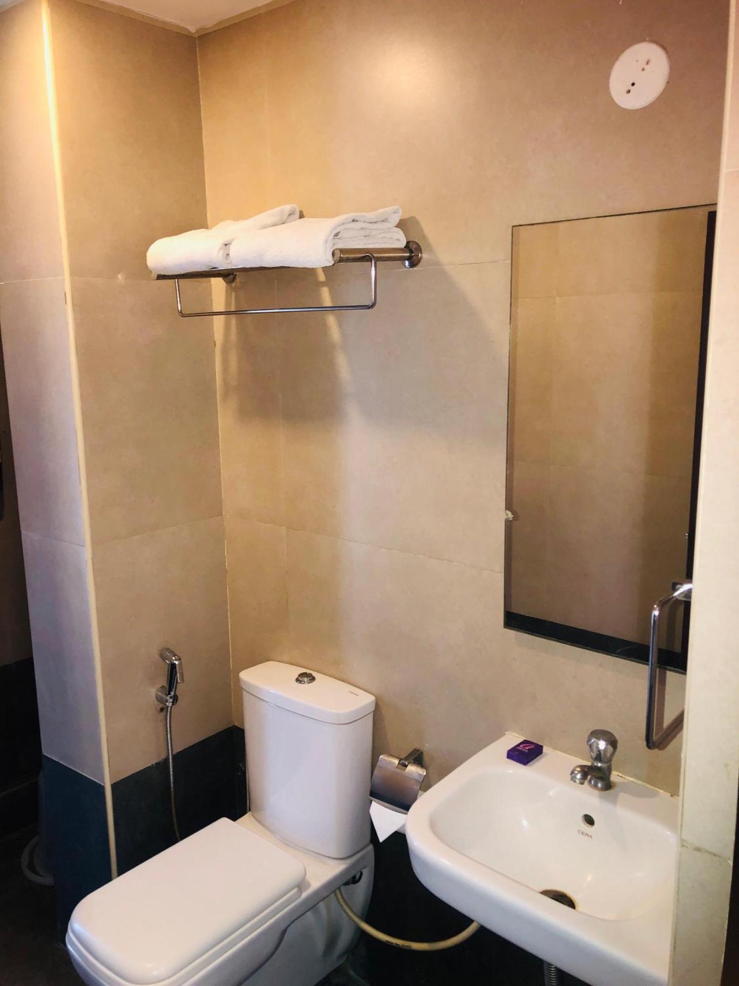 Astra Hotels & Suites - Hsr Layout Sector 1, Near Ecospace Bellandur Bangalore Buitenkant foto
